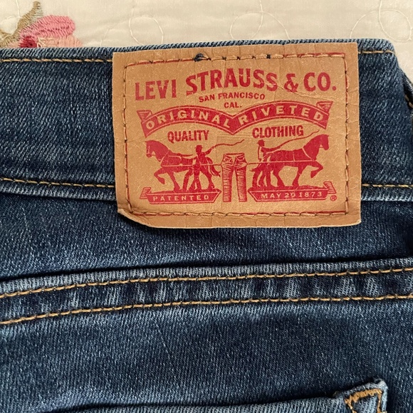 Levi's 711 Skinny Jeans - Picture 4 of 4